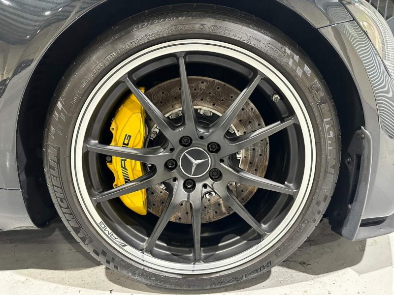 MERCEDES-BENZ AMG GT