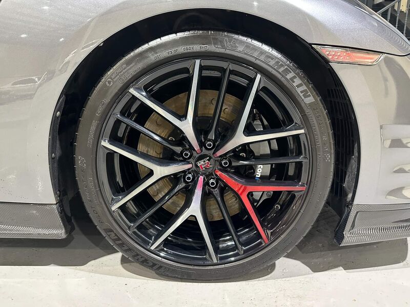 NISSAN GT-R