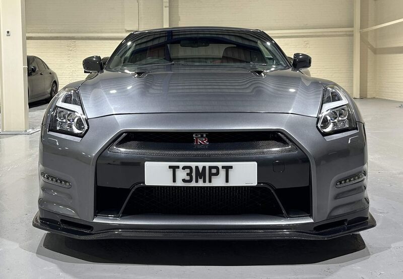 NISSAN GT-R