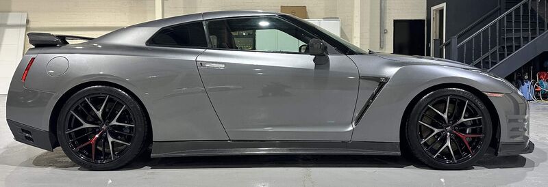 NISSAN GT-R