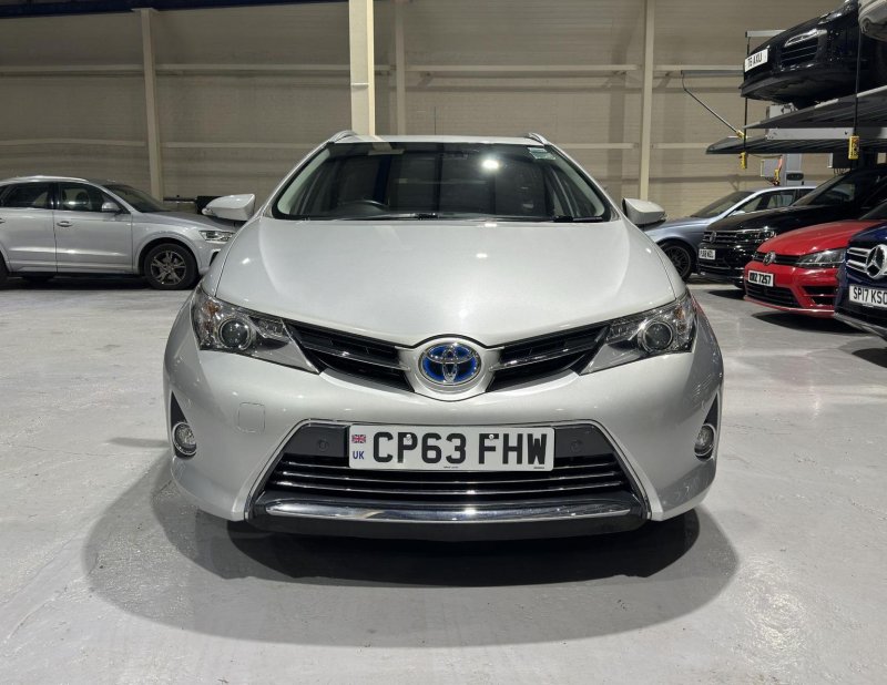 TOYOTA AURIS