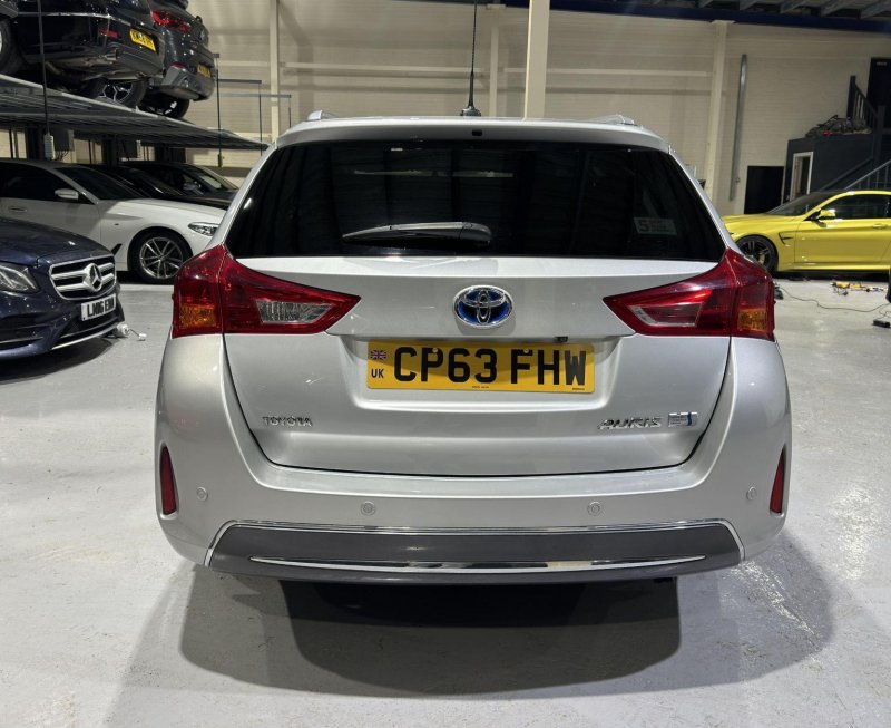 TOYOTA AURIS