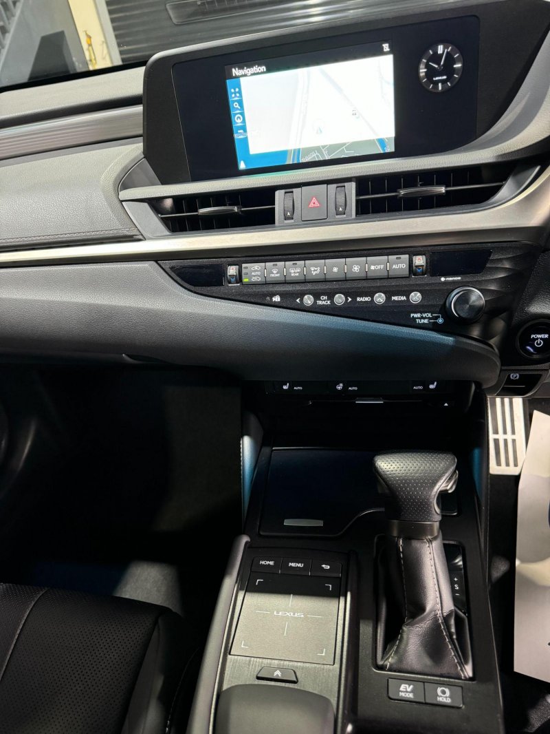 LEXUS ES 300H