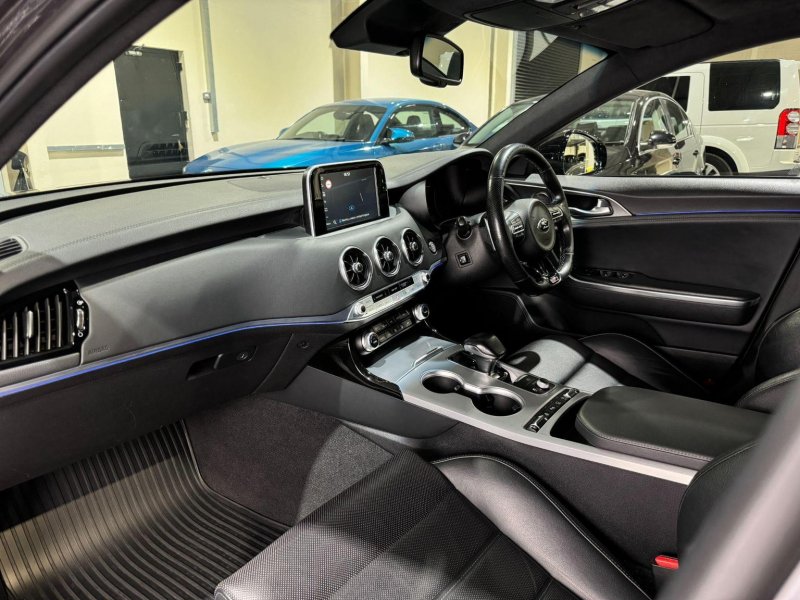 KIA STINGER