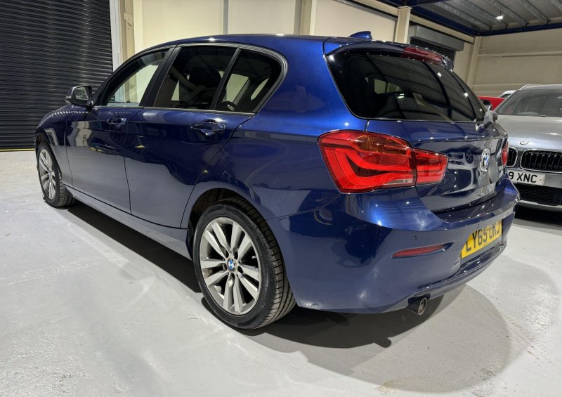 BMW 1 SERIES