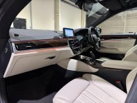 BMW 6 SERIES