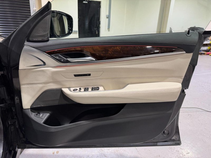 BMW 6 SERIES