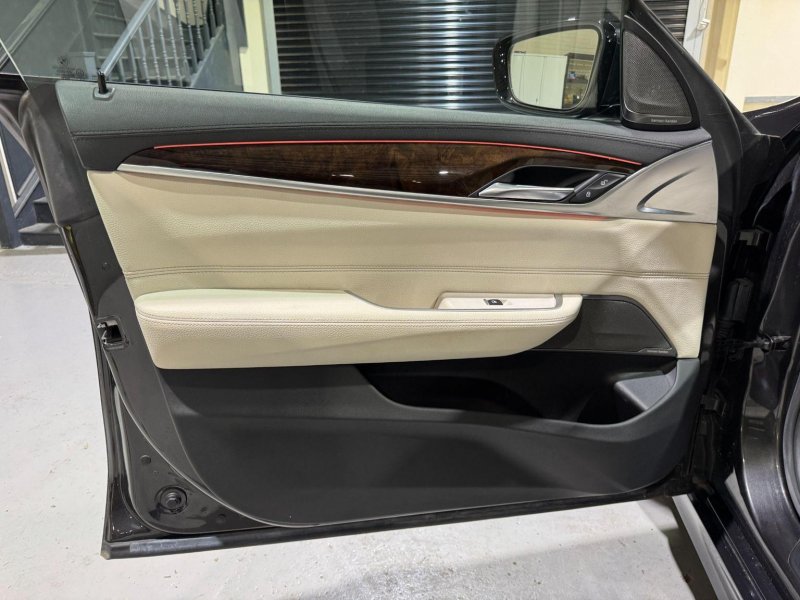 BMW 6 SERIES