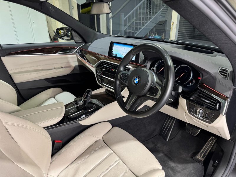 BMW 6 SERIES