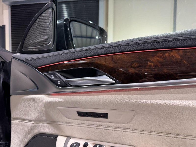 BMW 6 SERIES