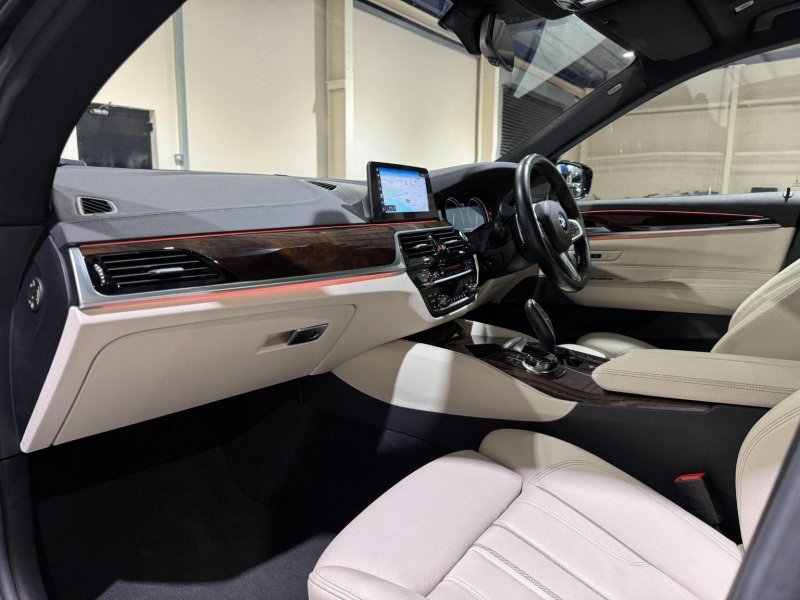 BMW 6 SERIES